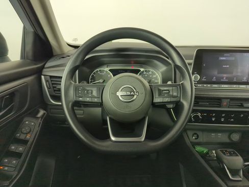 Used 2024 Nissan Rogue S AWD/4WD image 17