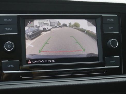 Used 2022 Volkswagen Jetta SE w/ Panoramic Sunroof Package image 25