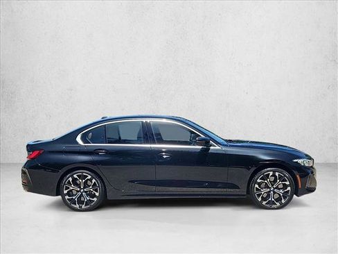 Used 2026 BMW 330i xDrive Sedan w/ Premium Package AWD/4WD image 4