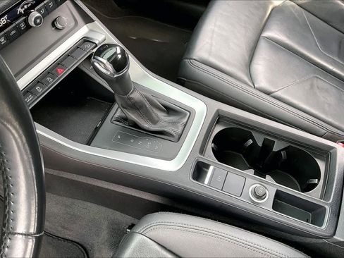 Used 2019 Audi Q3 2.0T Premium image 14