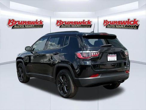 Certified 2021 Jeep Compass Latitude w/ Sun and Sound Group FWD image 6