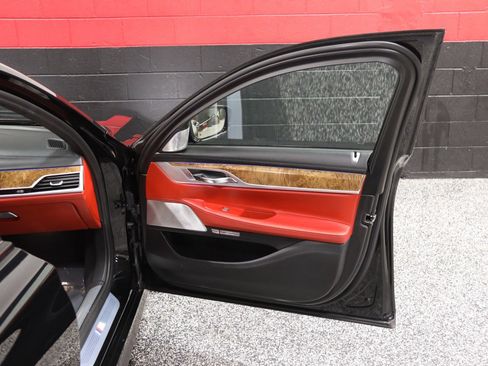 Used 2018 BMW 750i xDrive AWD/4WD image 47