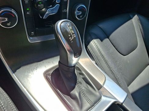 Used 2014 Volvo S60 T5 FWD image 4