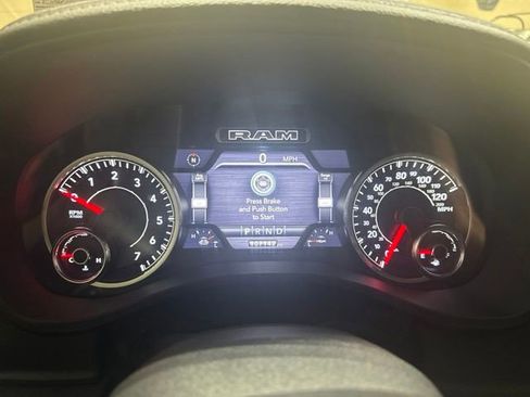 Used 2019 RAM 1500 Laramie AWD/4WD image 5