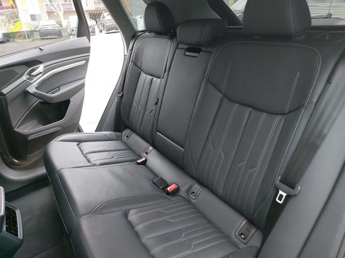Used 2024 Audi Q8 e-tron Premium Plus w/ Prestige Package AWD/4WD image 14