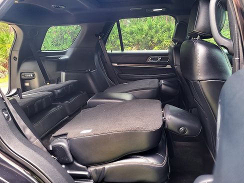 Used 2016 Ford Explorer Limited w/ Equipment Group 301A FWD image 24