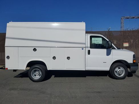 New 2025 Chevrolet Express 3500 w/ Power Convenience Package image 2