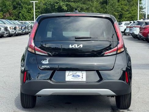 Used 2023 Kia Soul LX image 4