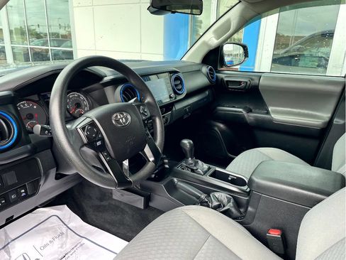 Used 2021 Toyota Tacoma SR AWD/4WD image 11