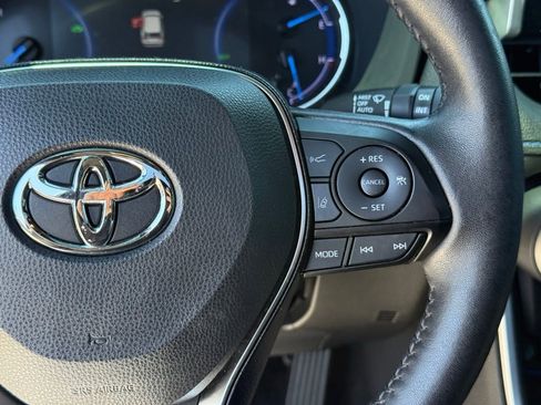 Used 2019 Toyota RAV4 XSE AWD/4WD image 16