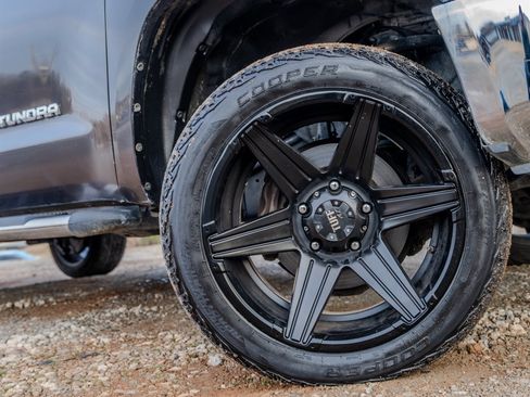 Used 2015 Toyota Tundra SR5 w/ SR5 Upgrade Package image 13