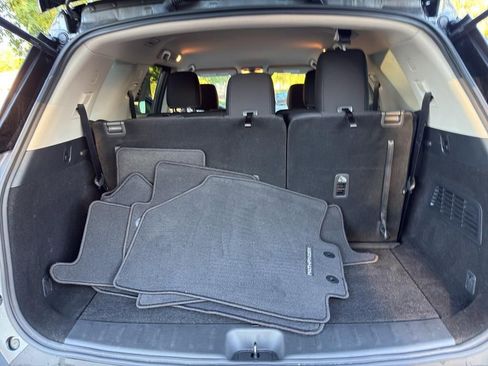 Certified 2024 Nissan Pathfinder SV image 32