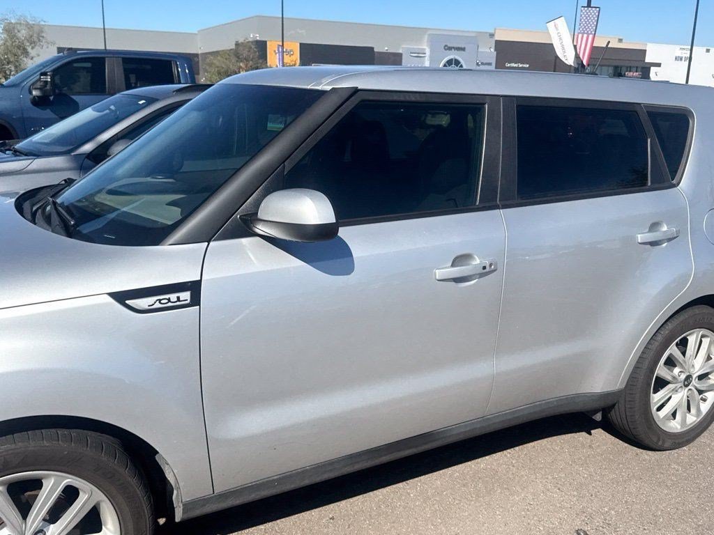Used 2018 Kia Soul + w/ Audio Package FWD image 2