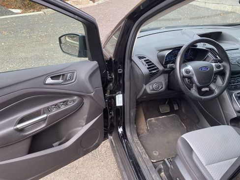 Used 2017 Ford C-MAX SE image 10