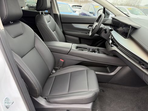 Used 2025 Nissan Murano SL image 14