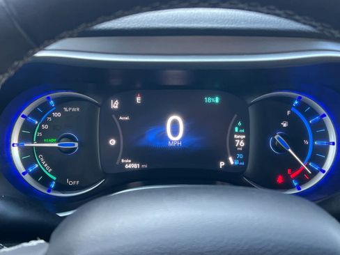 Used 2023 Chrysler Pacifica Touring-L image 26