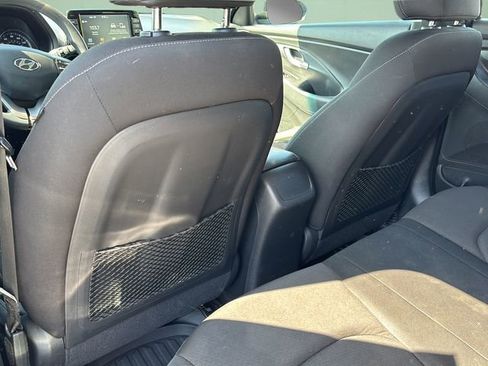 Used 2018 Hyundai Elantra GT FWD image 22