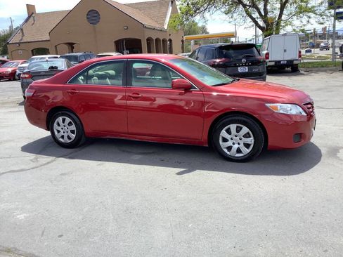 Used 2010 Toyota Camry LE FWD image 9