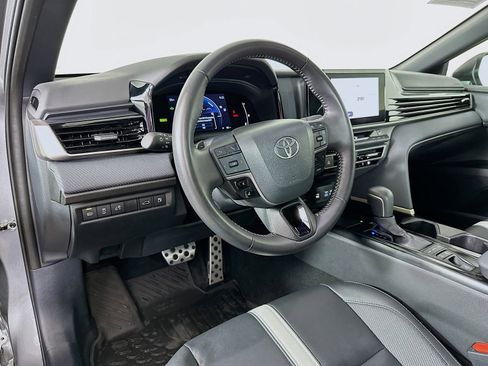 Certified 2025 Toyota Camry SE AWD/4WD image 9