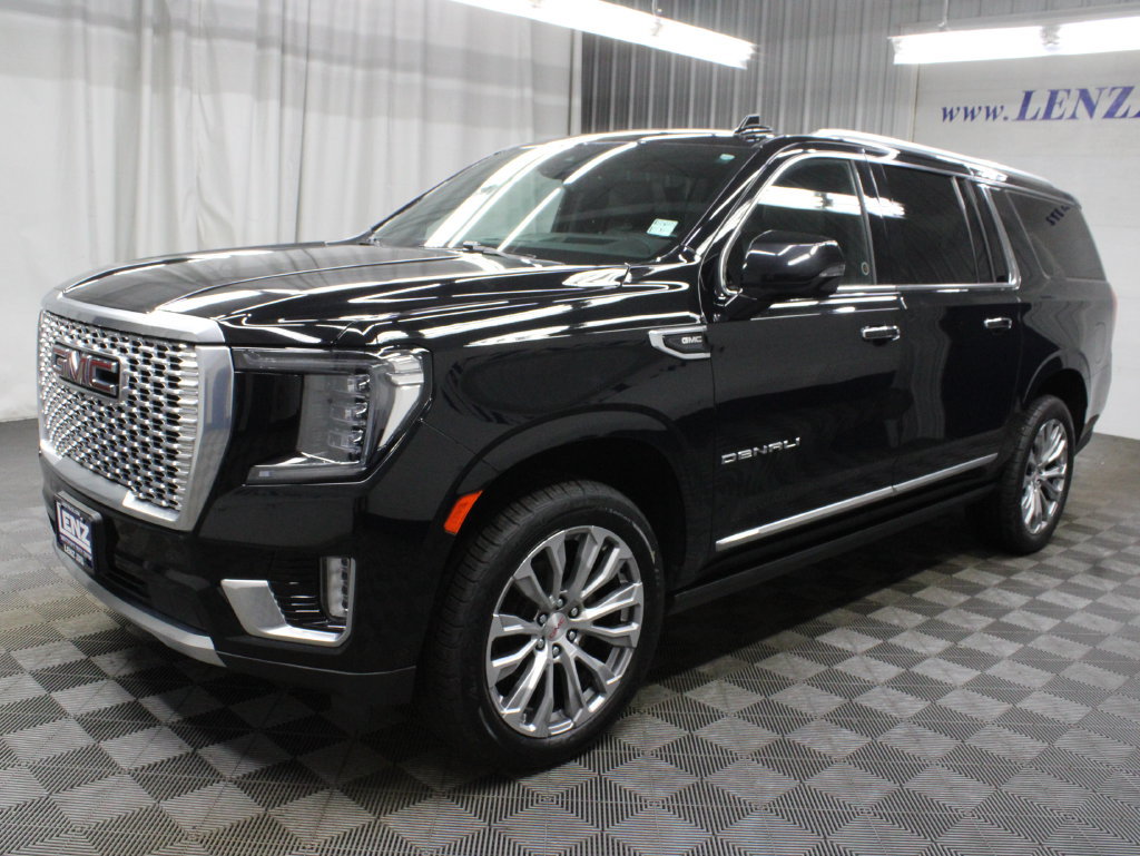 Used 2023 GMC Yukon XL Denali w/ Advanced Technology Package AWD/4WD image 9