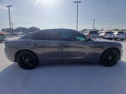 Used 2019 Dodge Charger SXT w/ Blacktop Package RWD image 4