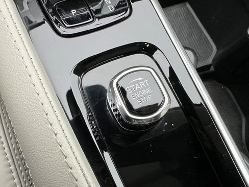 Certified 2023 Volvo XC90 B6 Ultimate w/ Protection Package Premier image 33