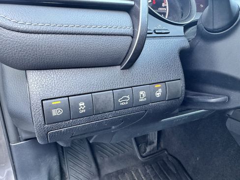 Used 2023 Toyota Camry SE w/ Cold Weather Package image 15