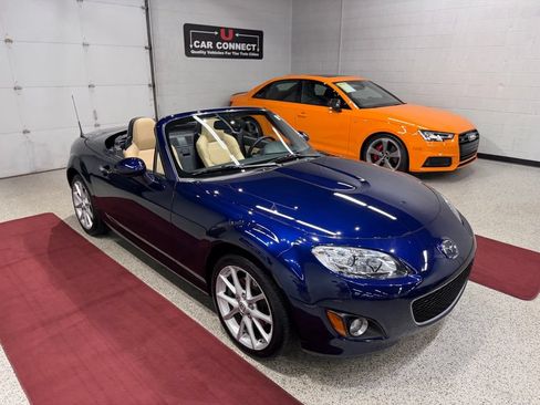 Used 2011 MAZDA MX-5 Miata Grand Touring RWD image 9