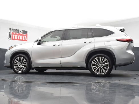 Used 2022 Toyota Highlander Platinum AWD/4WD image 38