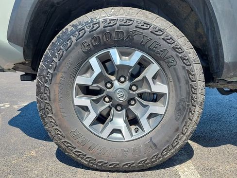 Used 2023 Toyota Tacoma TRD Off-Road w/ TRD Premium Off Road Package AWD/4WD image 14