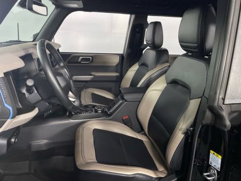 Used 2023 Ford Bronco Wildtrak AWD/4WD image 14