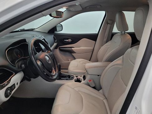 Used 2019 Jeep Cherokee Limited AWD/4WD image 17