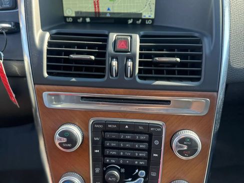 Used 2017 Volvo XC60 T5 Inscription AWD/4WD image 13