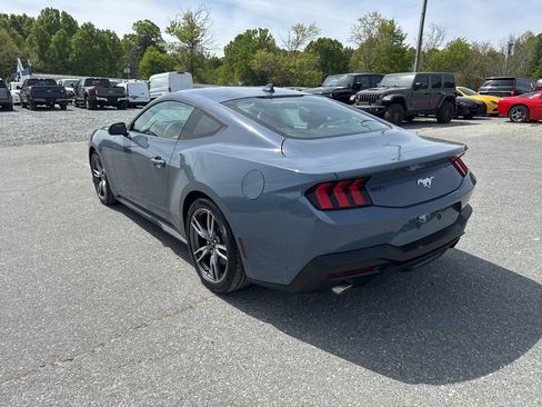 Used 2024 Ford Mustang Coupe image 3