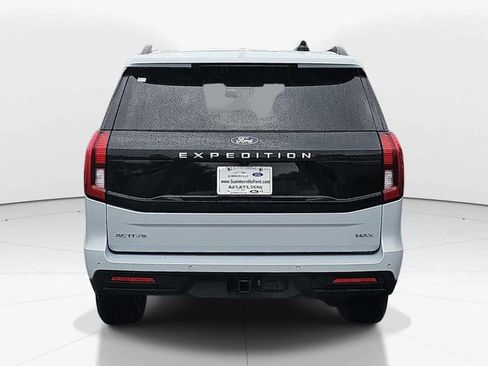 Used 2025 Ford Expedition Max Active RWD image 4