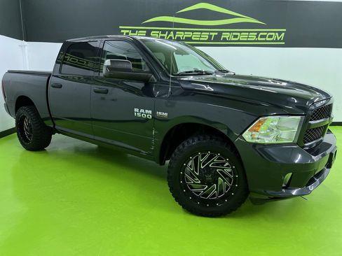 Used 2017 RAM 1500 Express w/ Express Value Package AWD/4WD image 1
