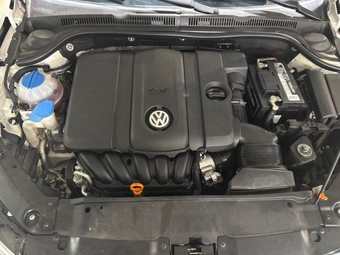 Used 2013 Volkswagen Jetta SE FWD image 14