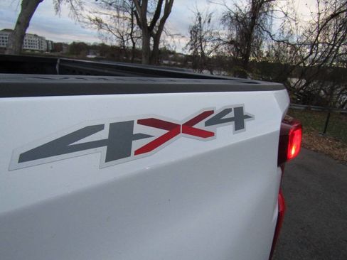 Used 2021 Chevrolet Silverado 1500 Custom image 35