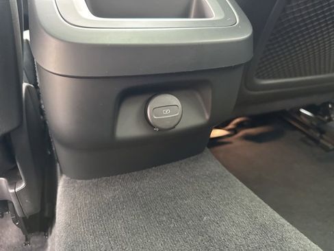 Certified 2025 Volvo V60 B5 Cross Country Plus image 15