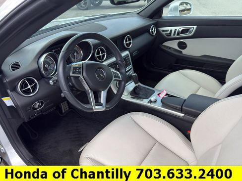 Used 2013 Mercedes-Benz SLK 250 image 18