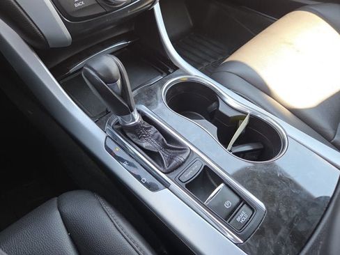 Used 2018 Acura TLX FWD image 17