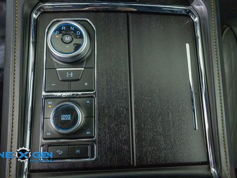 Used 2023 Ford Expedition Platinum AWD/4WD image 23