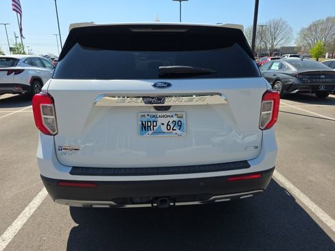 Used 2020 Ford Explorer XLT w/ Equipment Group 202A image 11