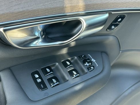 Certified 2025 Volvo XC90 B6 Plus image 14
