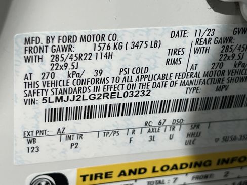 Certified 2024 Lincoln Navigator Reserve AWD/4WD image 29