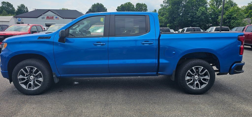 Used 2023 Chevrolet Silverado 1500 RST w/ Z71 Off-Road Package AWD/4WD image 4