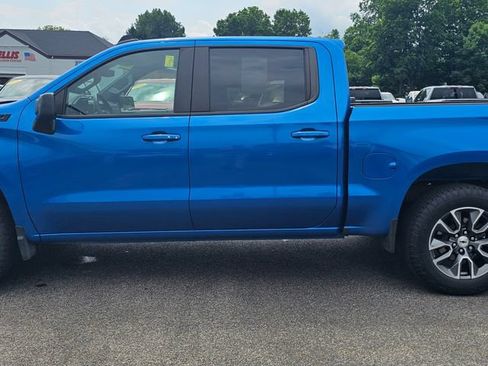 Used 2023 Chevrolet Silverado 1500 RST w/ Z71 Off-Road Package AWD/4WD image 4