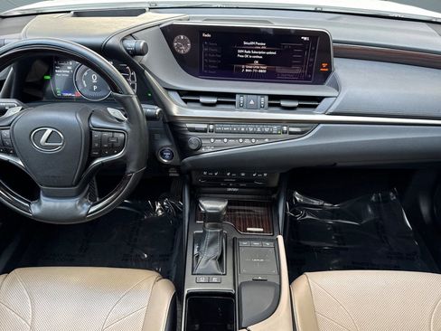 Used 2019 Lexus ES 300h image 28