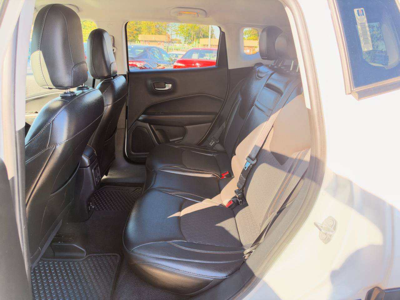 Used 2018 Jeep Compass Latitude w/ Popular Equipment Group AWD/4WD image 29
