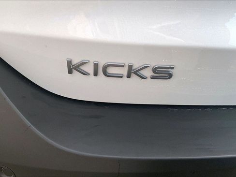 New 2026 Nissan Kicks SR w/ Cold Weather Package AWD/4WD image 12